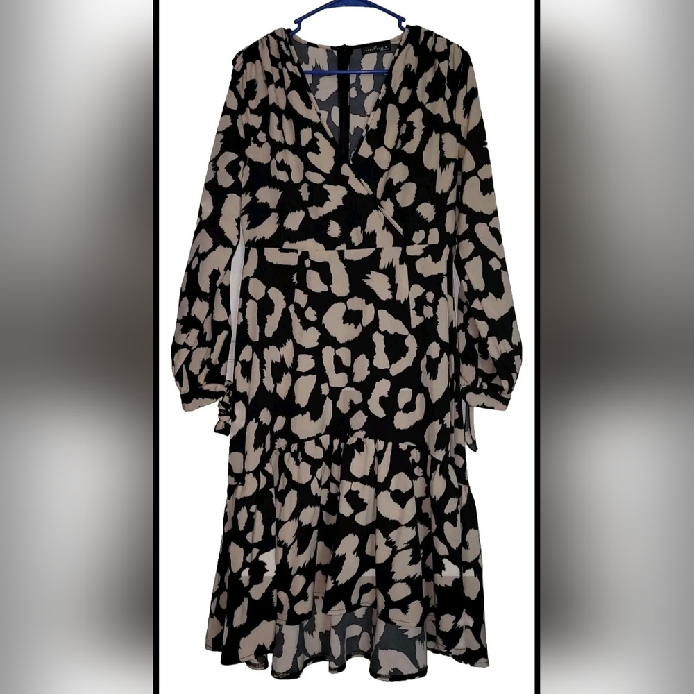 Emory Rose Cheetah Print Size Med Flowey Black Beige Long Sleeve Dress